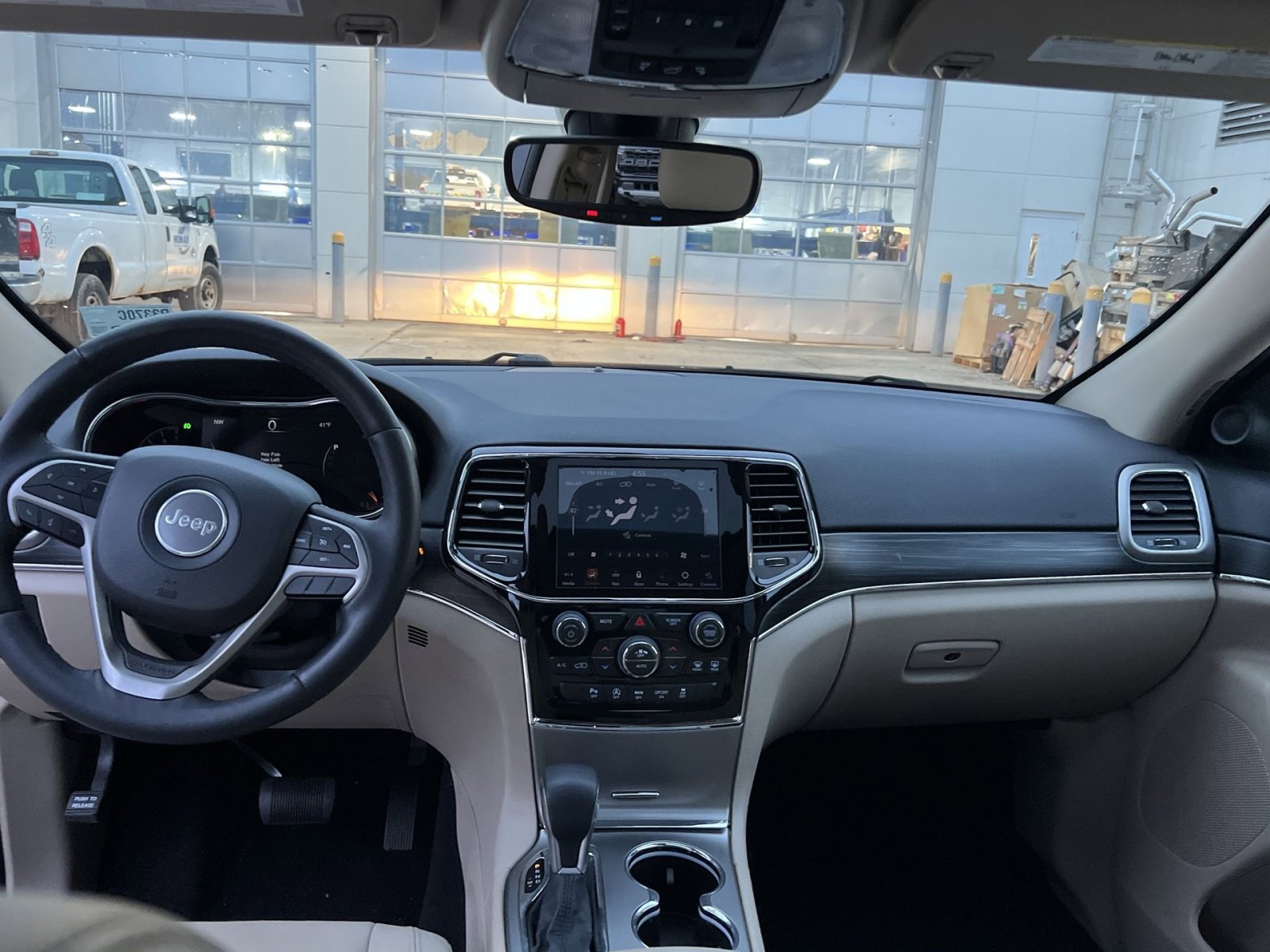 Used 2020 Jeep Grand Cherokee Limited image 23