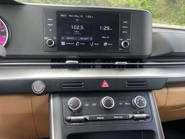 Used 2023 Kia Carnival LX FWD image 25