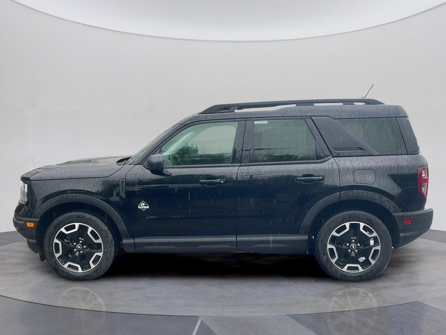 Certified 2023 Ford Bronco Sport Outer Banks w/ Tech Package AWD/4WD image 2