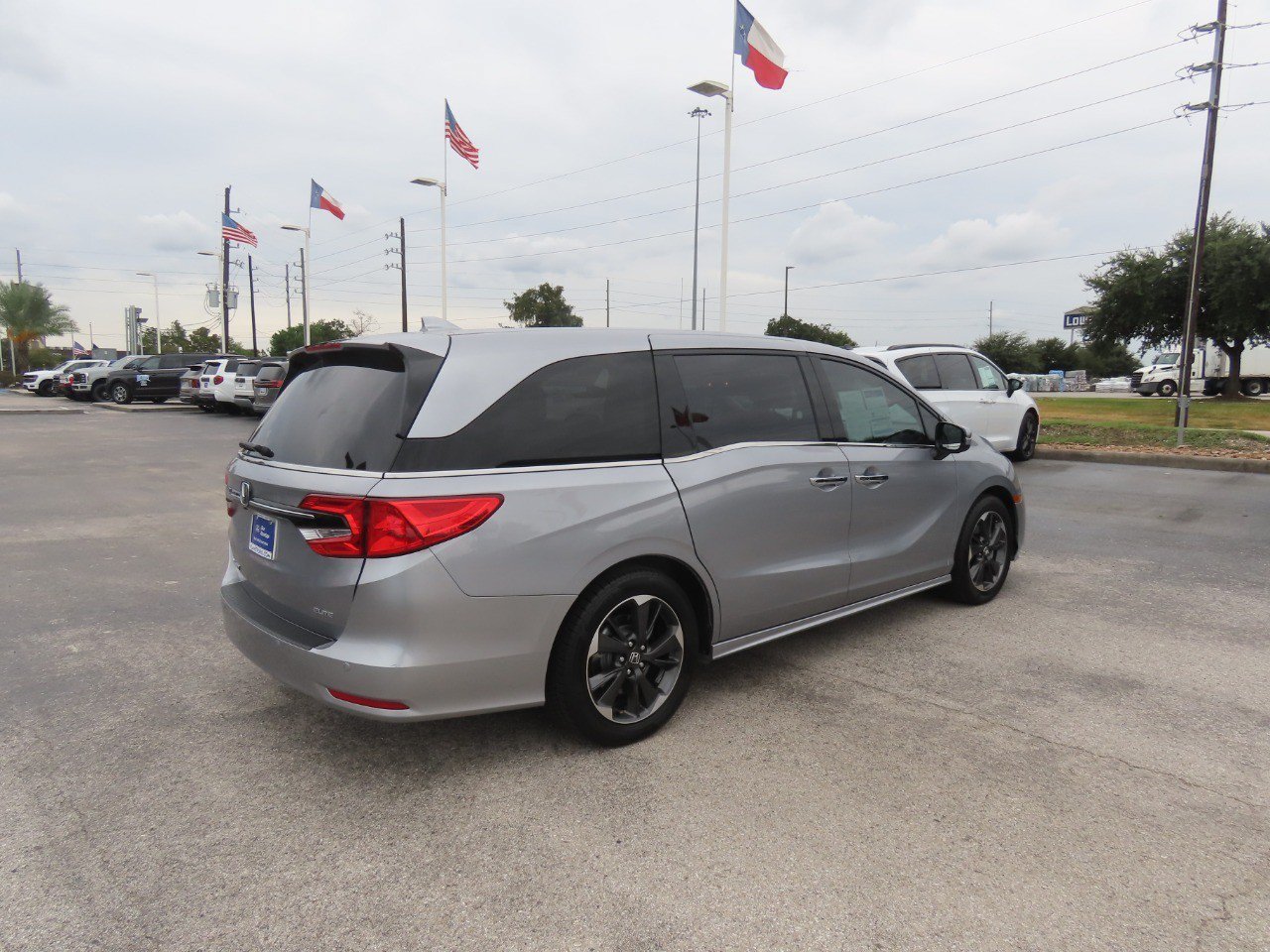 Used 2023 Honda Odyssey Elite image 11