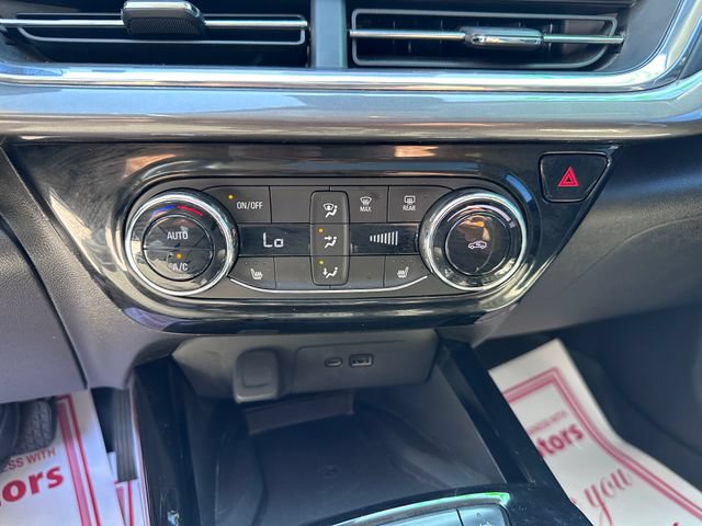 Used 2025 Chevrolet Trax ACTIV w/ Sunroof Package FWD image 14
