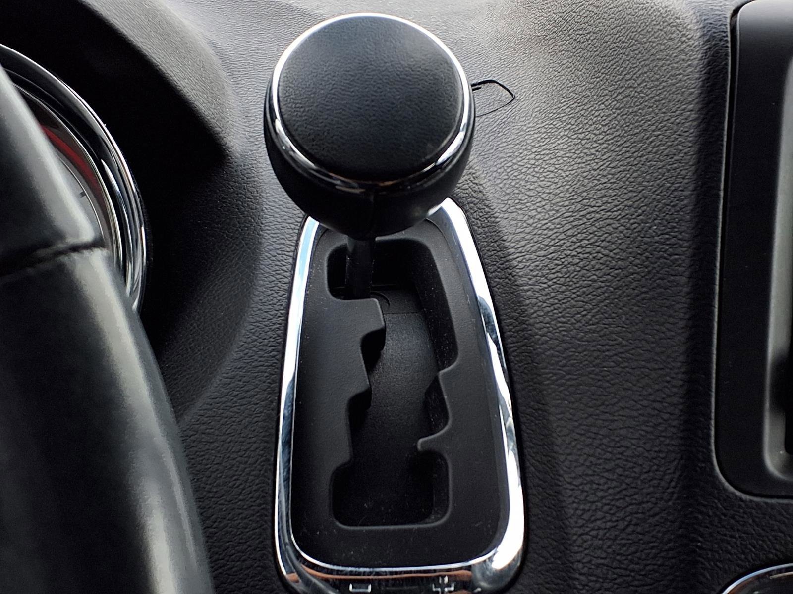 Used 2018 Dodge Grand Caravan SE image 15