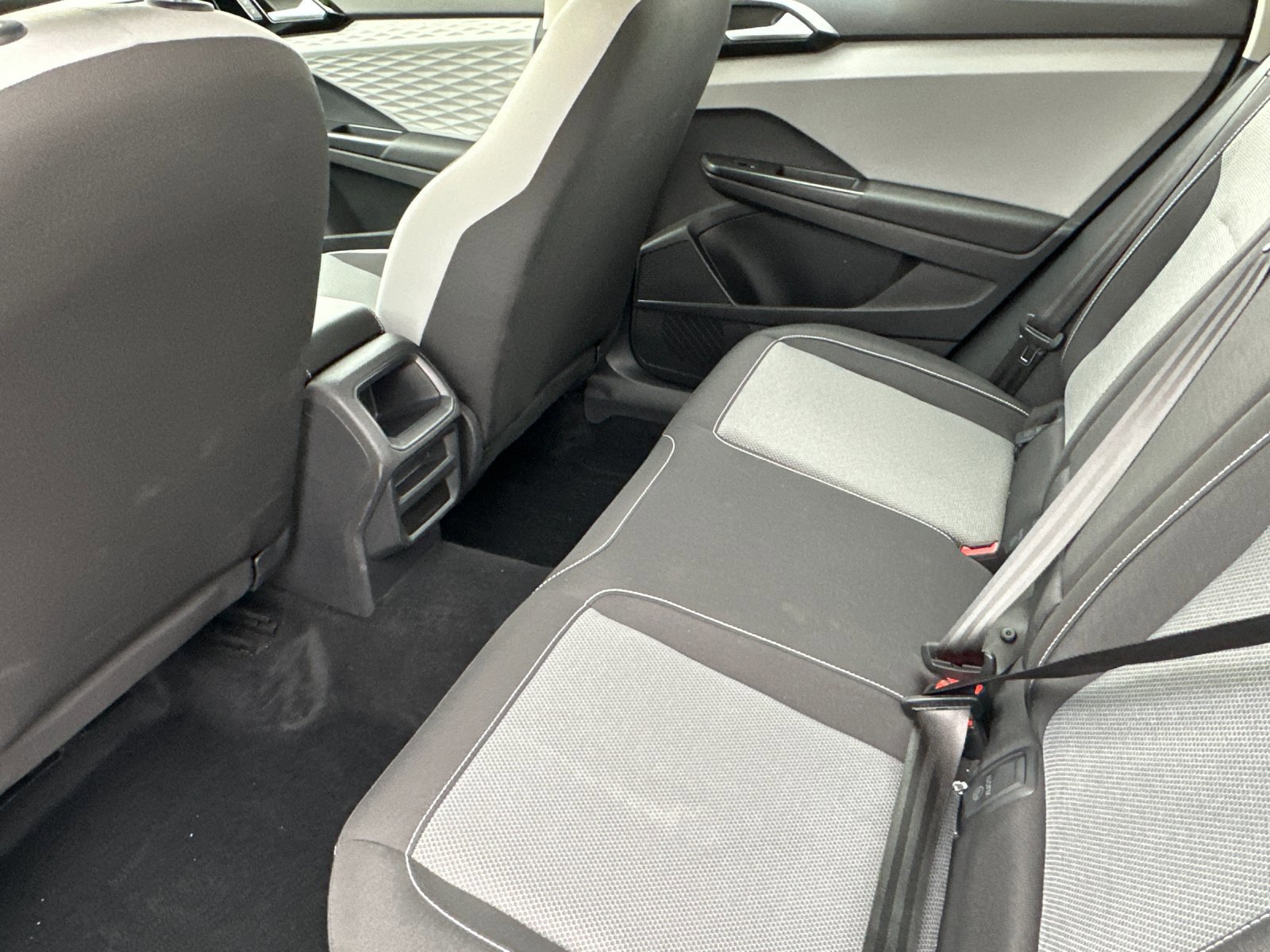 Used 2022 Volkswagen Taos S image 12