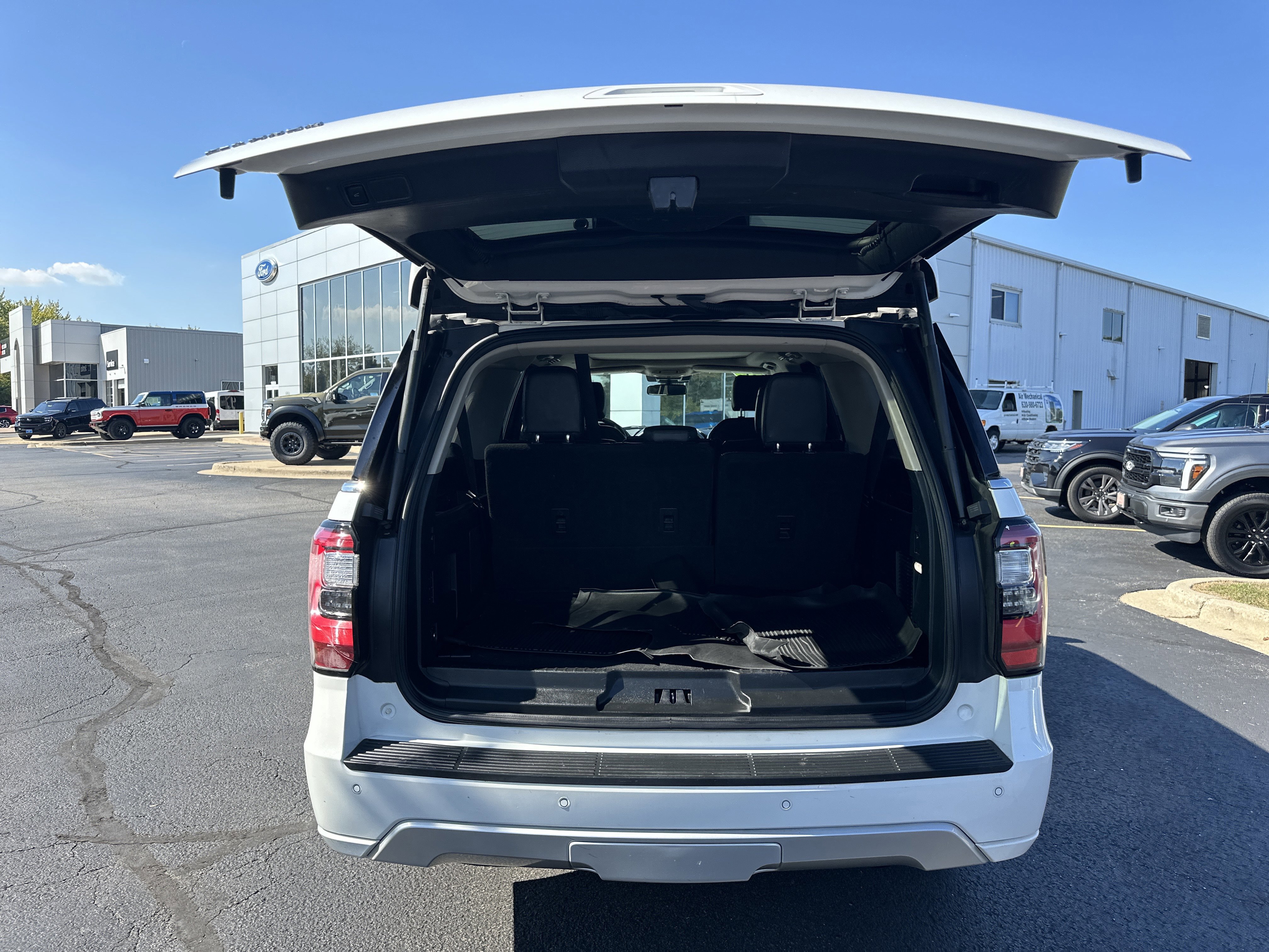 Certified 2021 Ford Expedition Max Platinum image 9