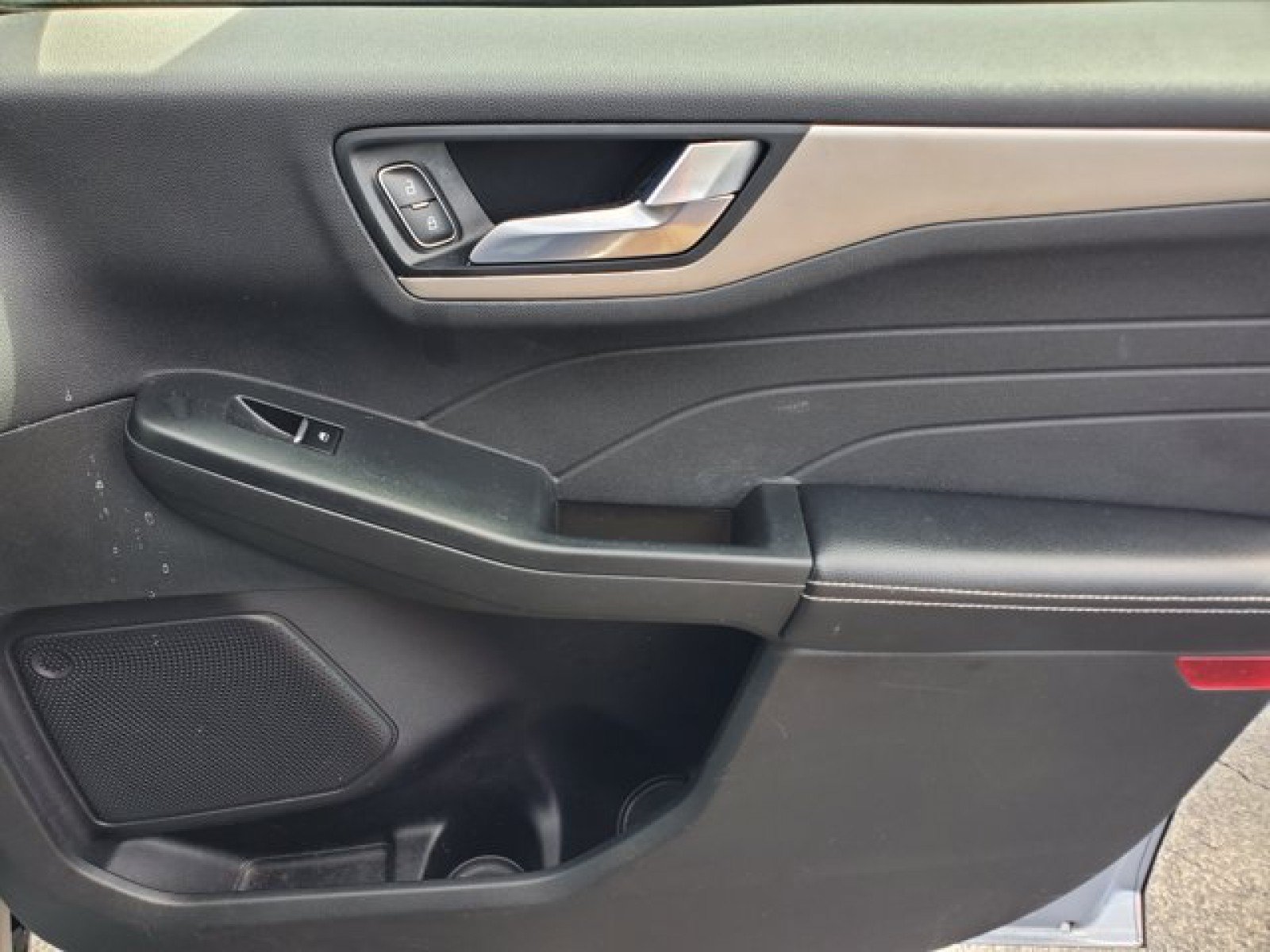 Certified 2022 Ford Escape SEL FWD image 35