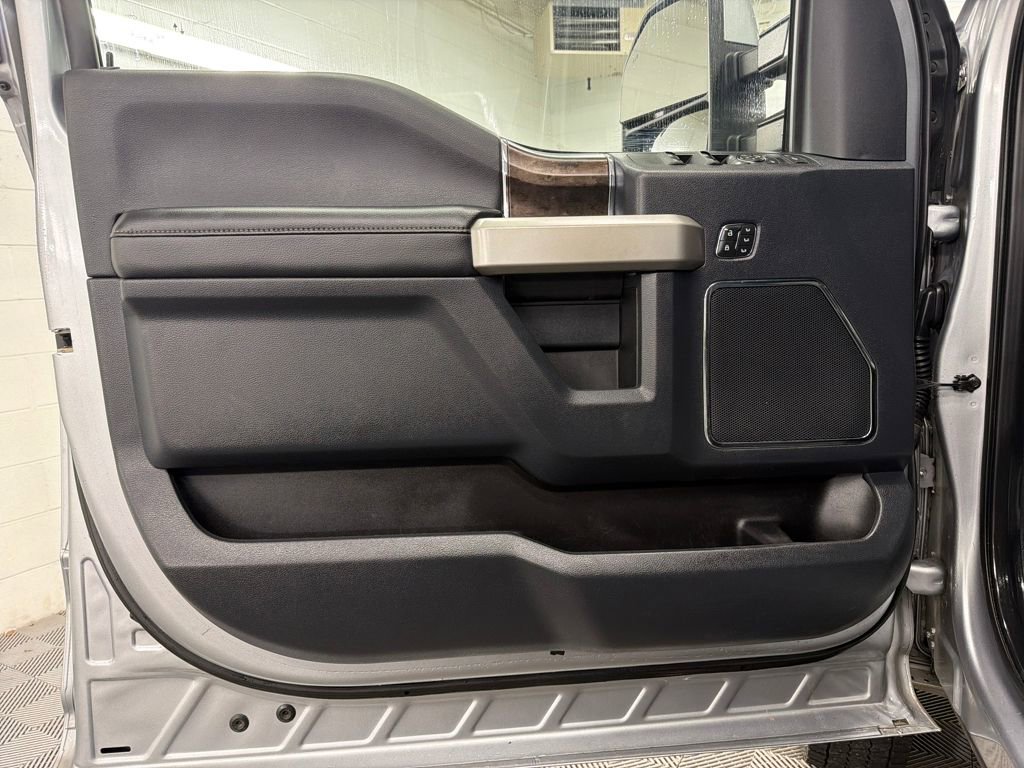 Certified 2022 Ford F450 Lariat w/ Lariat Ultimate Package image 17