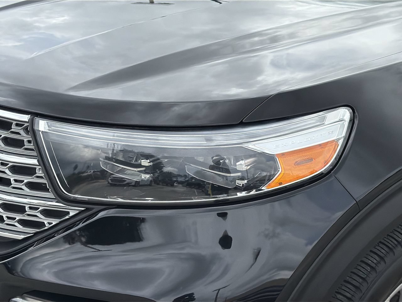 Certified 2023 Ford Explorer Limited w/ Limited Technology Package RWD image 6
