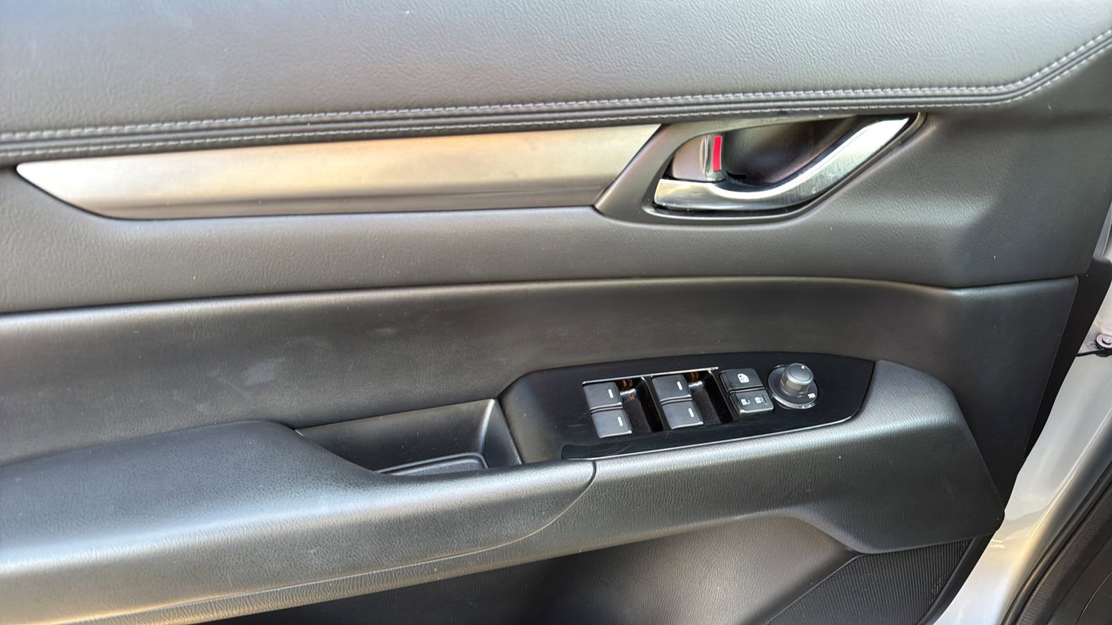 Used 2019 MAZDA CX-5 Touring FWD image 11