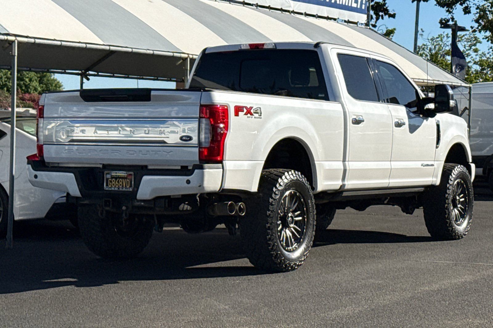 Certified 2017 Ford F250 Platinum w/ Platinum Ultimate Package AWD/4WD image 4
