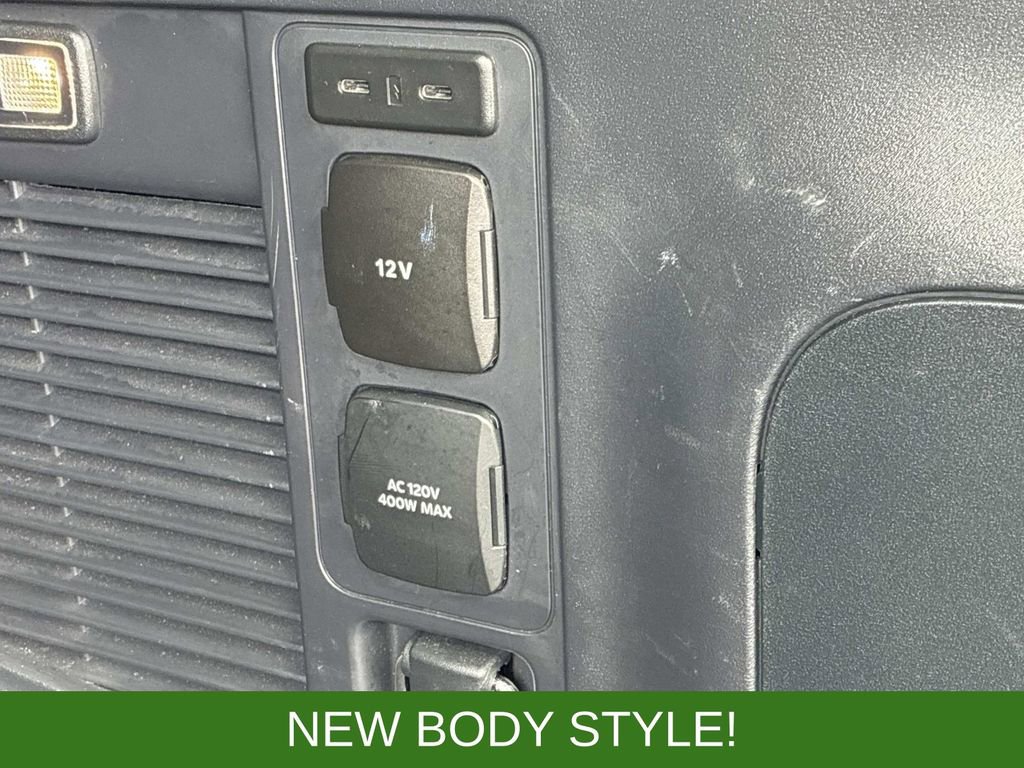 Certified 2025 Ford Expedition Active image 14