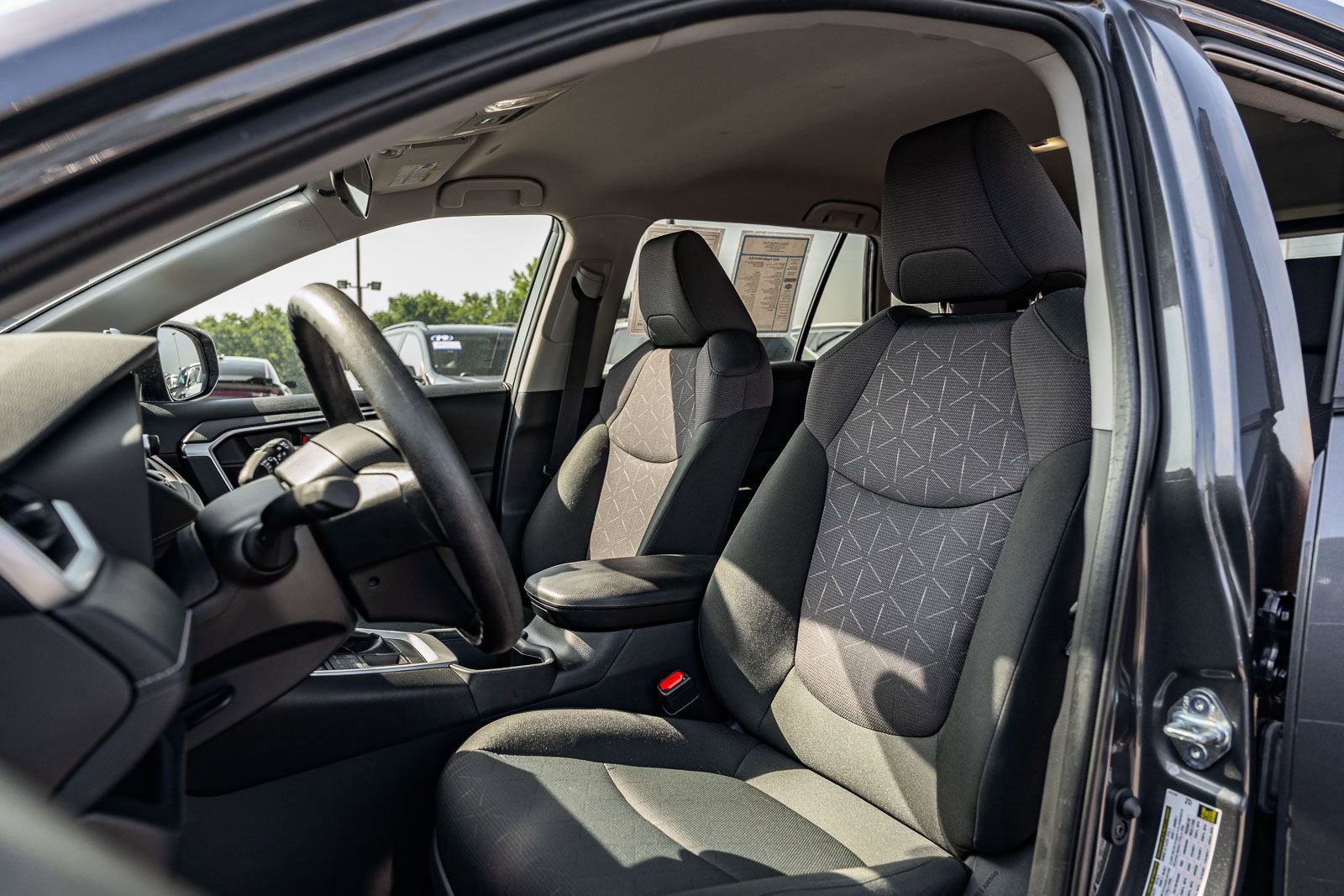 Used 2024 Toyota RAV4 XLE AWD/4WD image 21