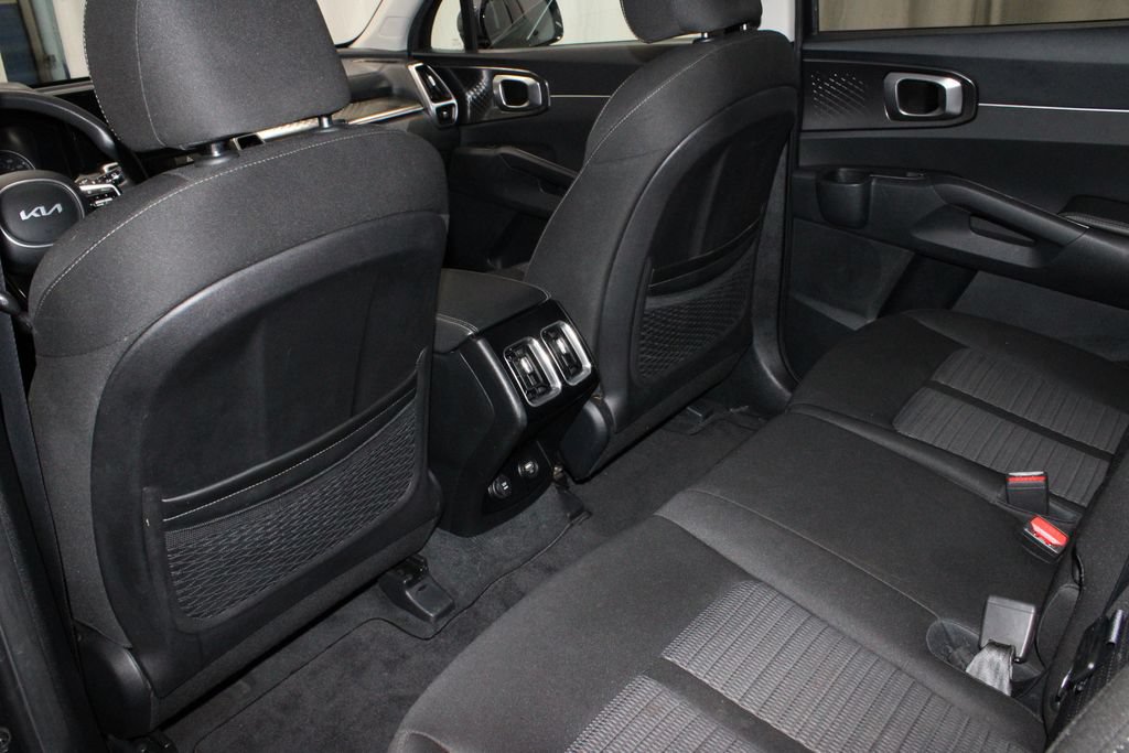 Used 2022 Kia Sorento LX FWD image 20