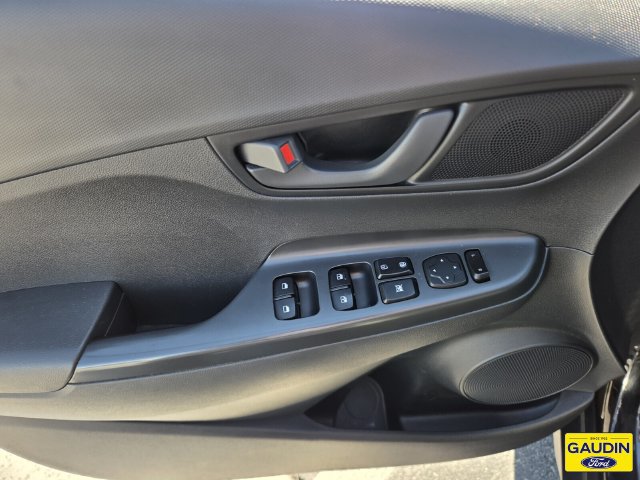 Used 2018 Hyundai Kona SEL FWD image 18