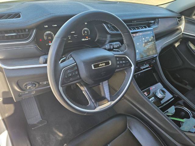 Used 2023 Jeep Grand Cherokee Limited AWD/4WD image 10