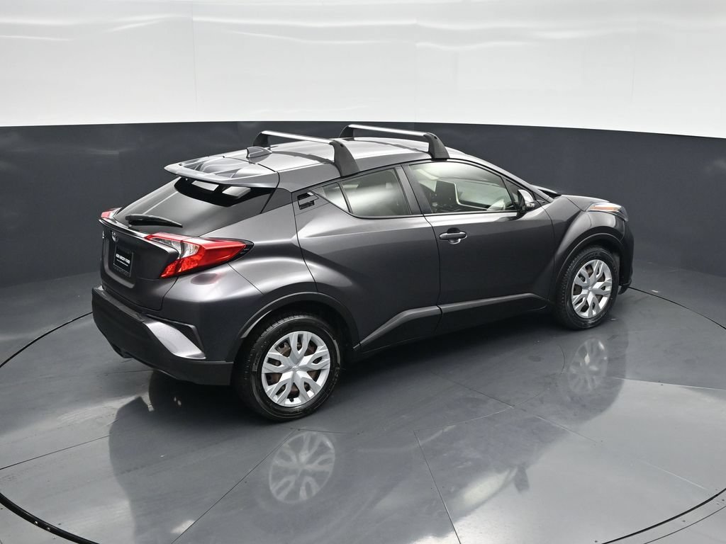 Used 2020 Toyota C-HR LE FWD image 34