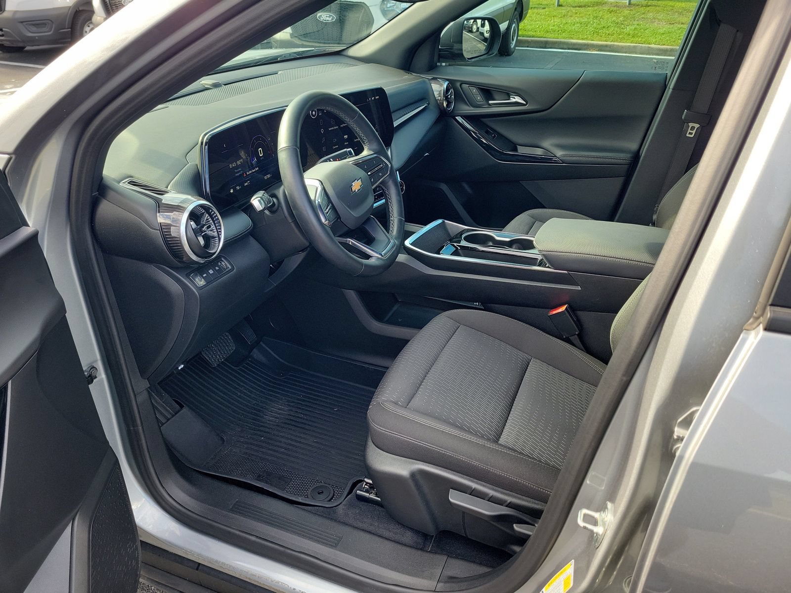 Used 2025 Chevrolet Equinox LT AWD/4WD image 15