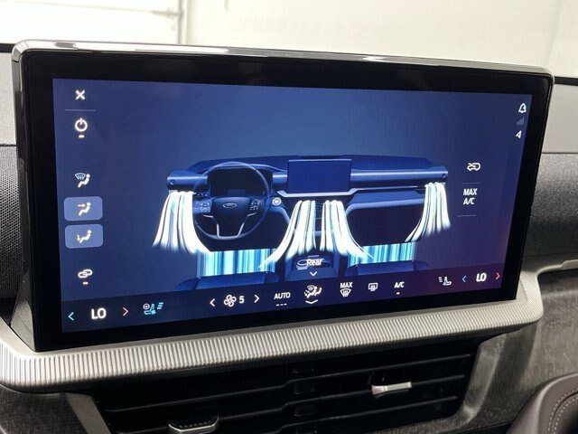 Certified 2025 Ford Explorer Platinum w/ Ultimate Package AWD/4WD image 22