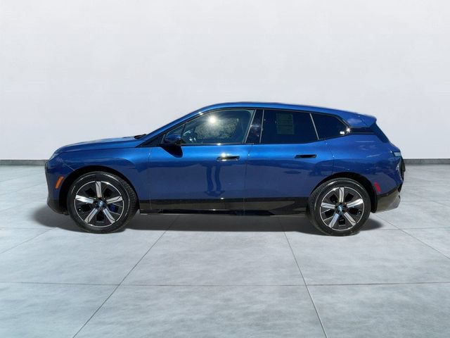 Used 2022 BMW iX xDrive50 w/ Premium Package AWD/4WD image 4