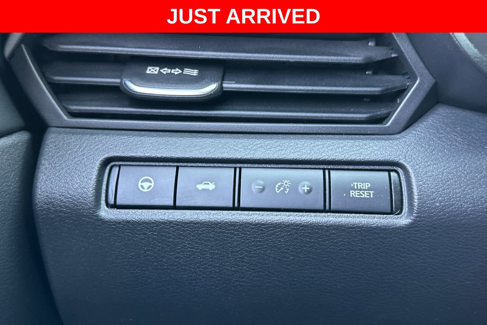 Used 2023 Nissan Altima 2.5 SV w/ SV Premium Package FWD image 28