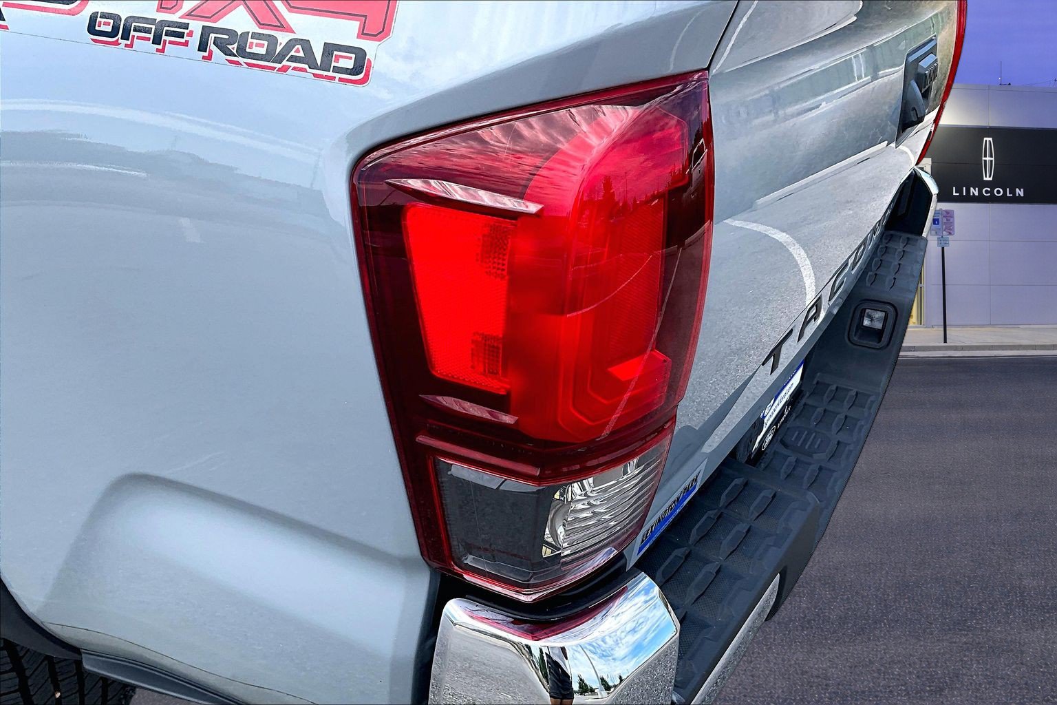 Used 2019 Toyota Tacoma TRD Off-Road AWD/4WD image 24