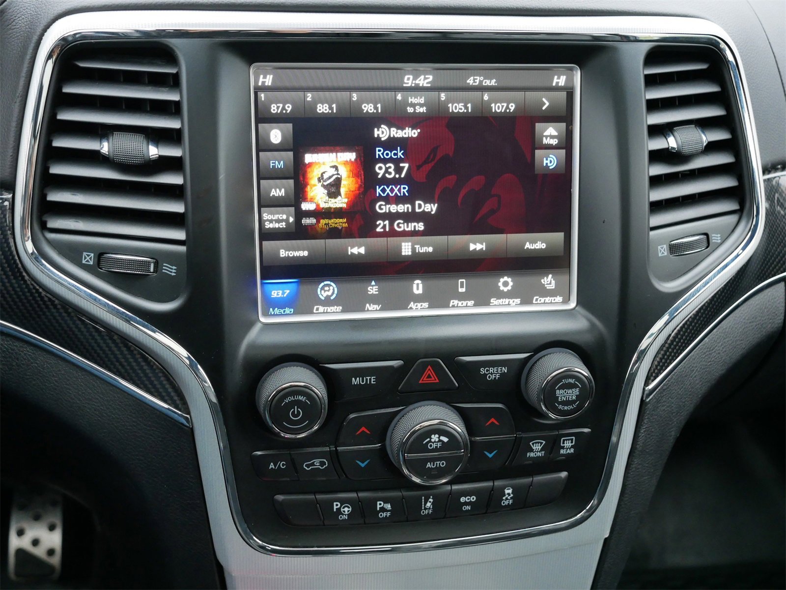 Used 2018 Jeep Grand Cherokee SRT image 22