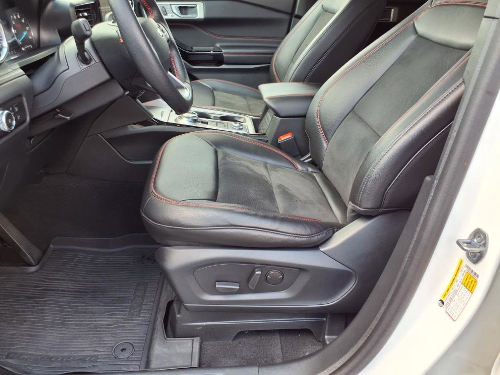 Certified 2023 Ford Explorer ST-Line w/ Class IV Trailer Tow Package image 19