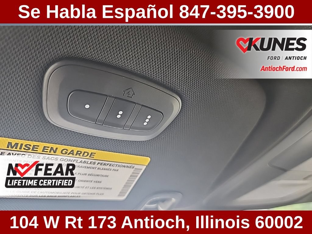 Used 2025 Chrysler Pacifica Select FWD image 35