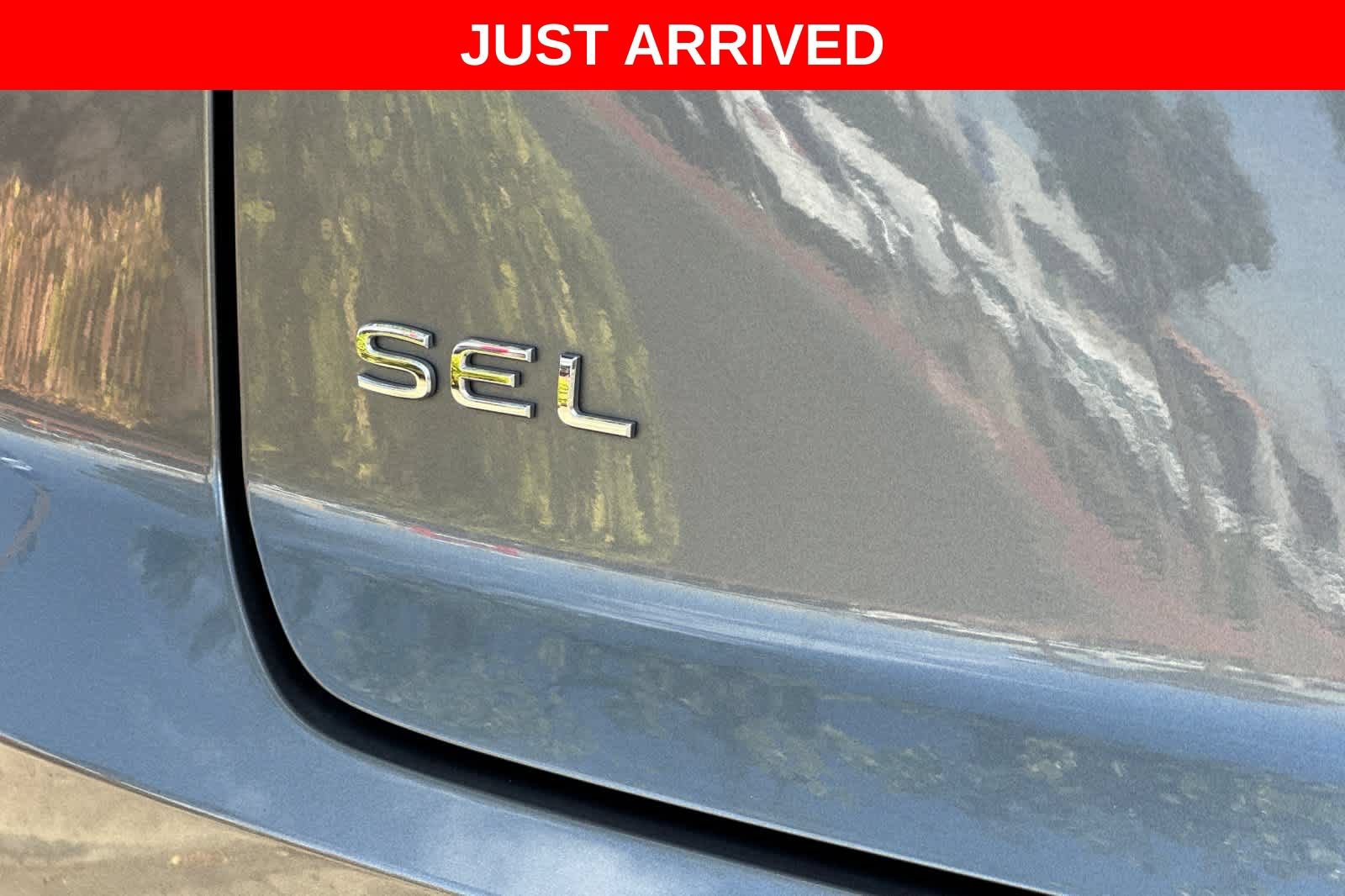 Used 2024 Volkswagen Atlas Cross Sport SEL Premium R-Line AWD/4WD image 28