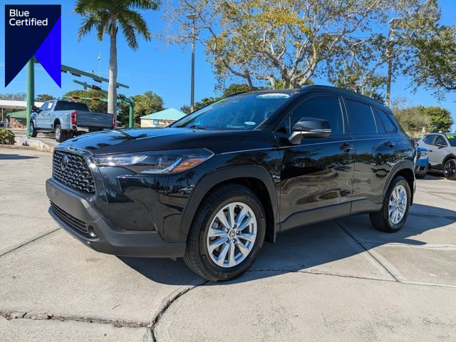 Used 2024 Toyota Corolla Cross LE video 1