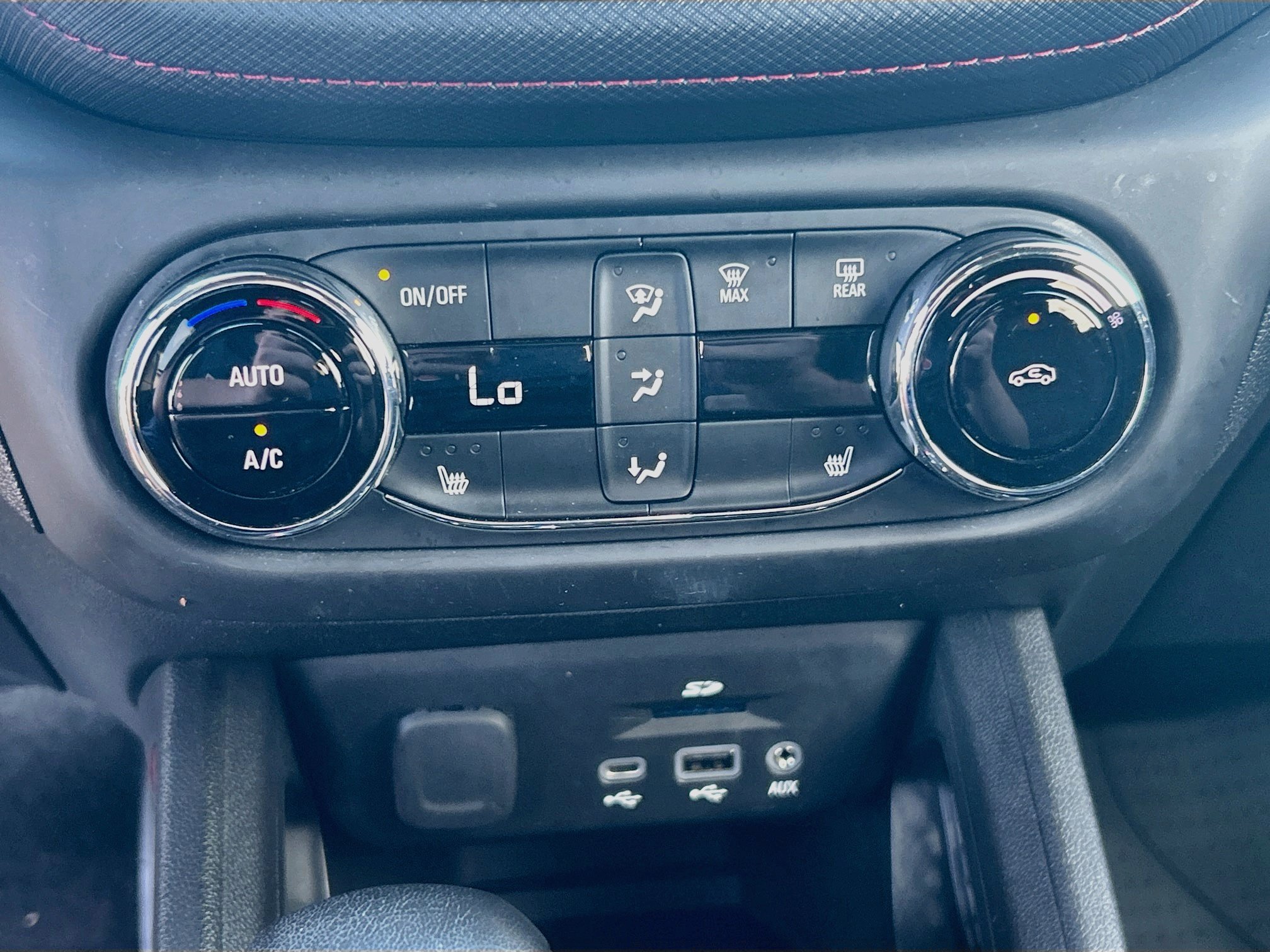 Used 2023 Chevrolet TrailBlazer RS w/ Sun and Liftgate Package FWD image 15