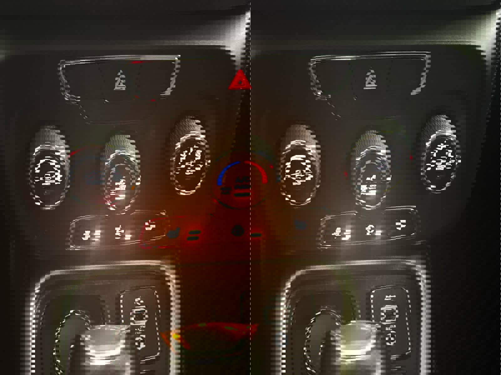 Used 2018 Jeep Compass Latitude w/ Cold Weather Group image 24