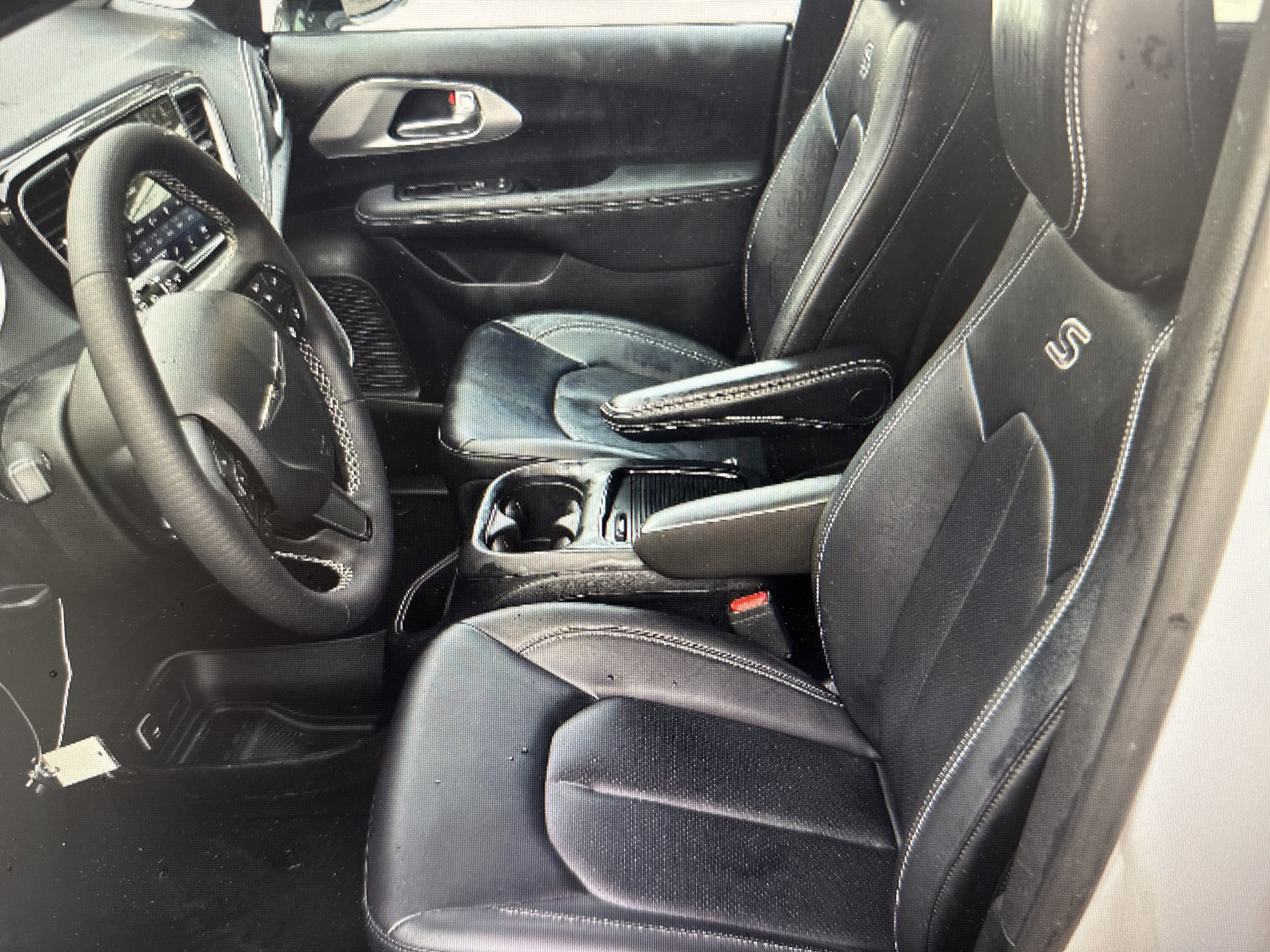 Used 2024 Chrysler Pacifica Touring-L w/ S Appearance Package FWD image 6