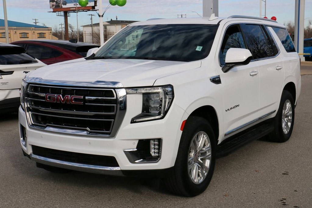 Used 2024 GMC Yukon SLT image 2