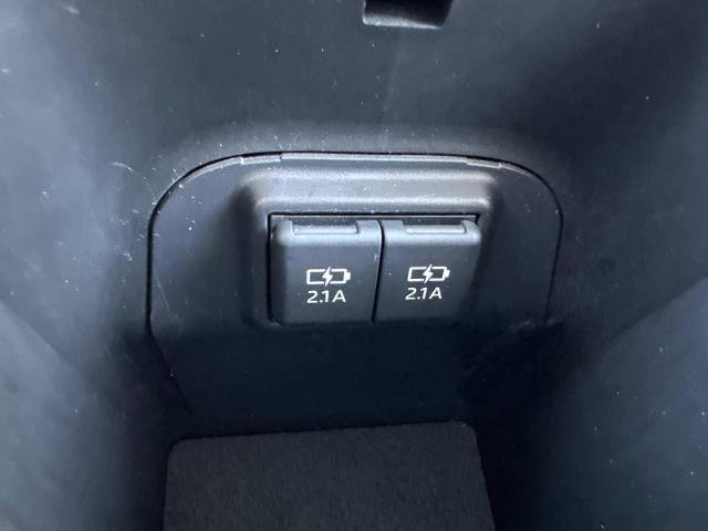 Used 2019 Toyota RAV4 XLE w/ Convenience Package FWD image 23