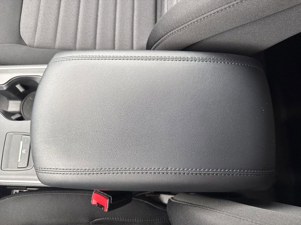 Certified 2021 Ford Edge SE image 11