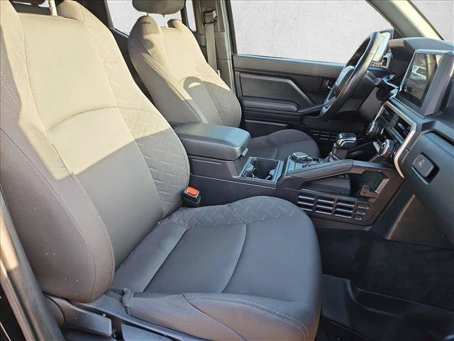 Used 2025 Toyota Tacoma SR AWD/4WD image 21