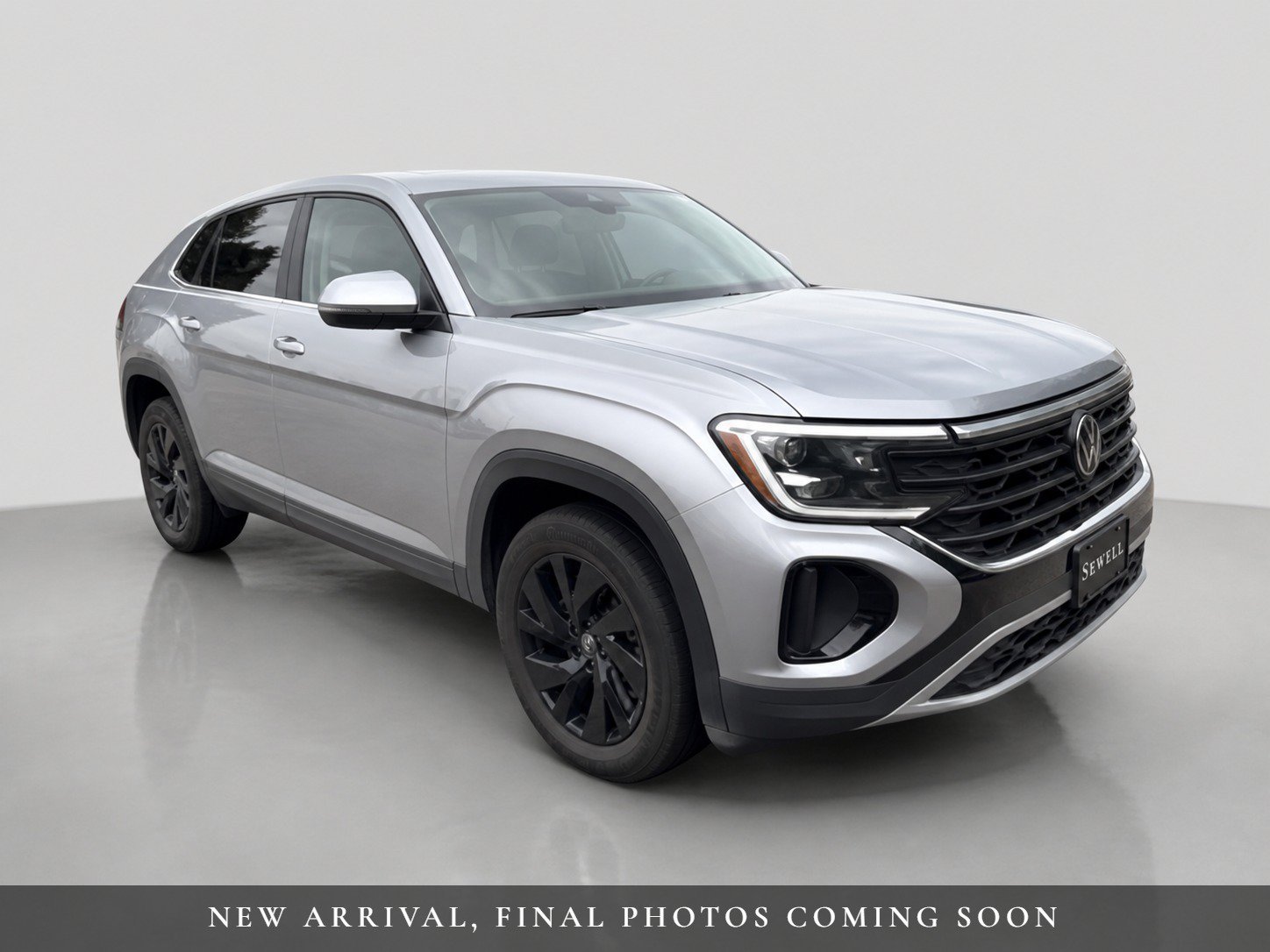 Used 2024 Volkswagen Atlas Cross Sport SE FWD image 2