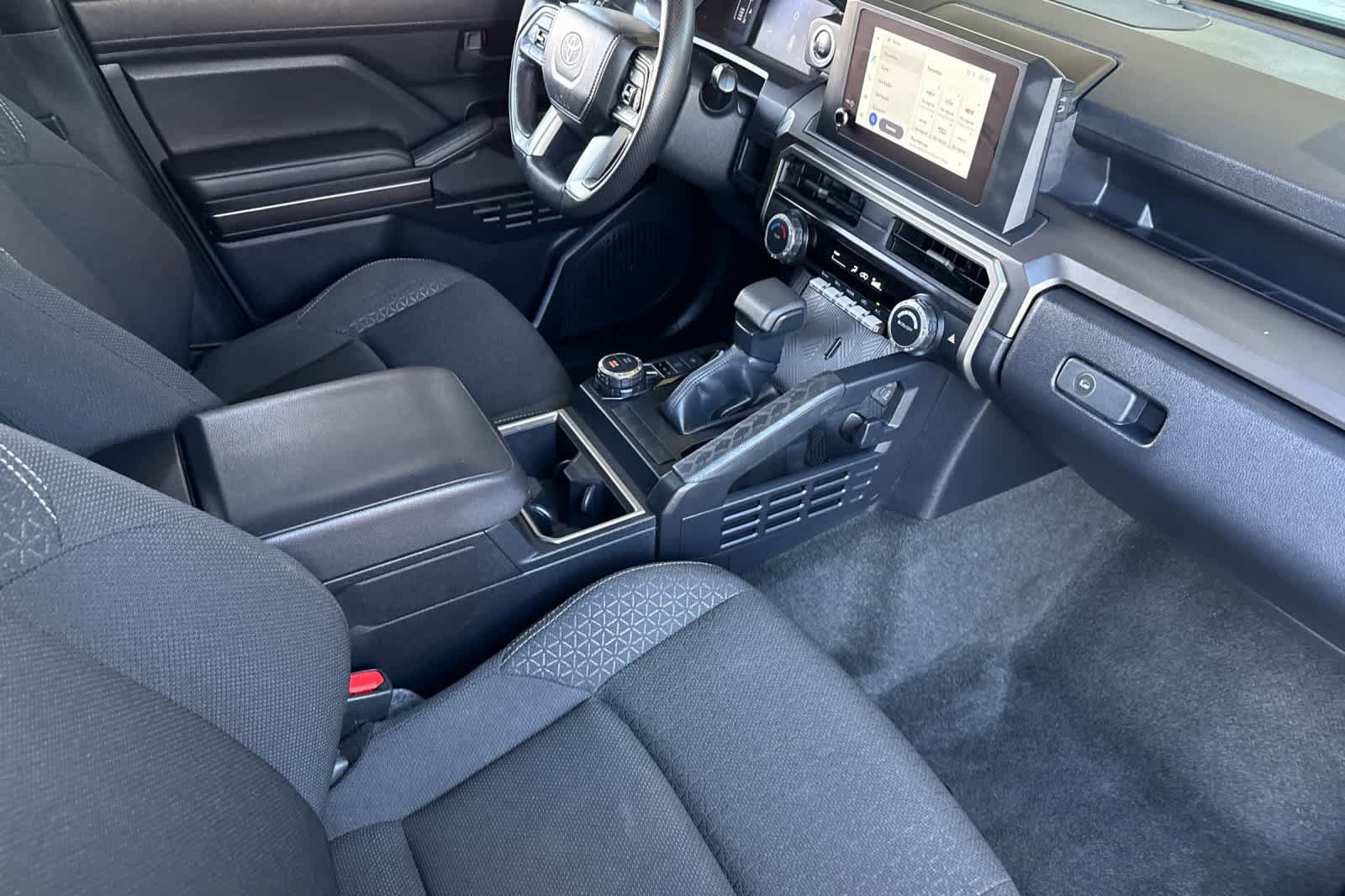 Used 2025 Toyota 4Runner SR5 AWD/4WD image 16