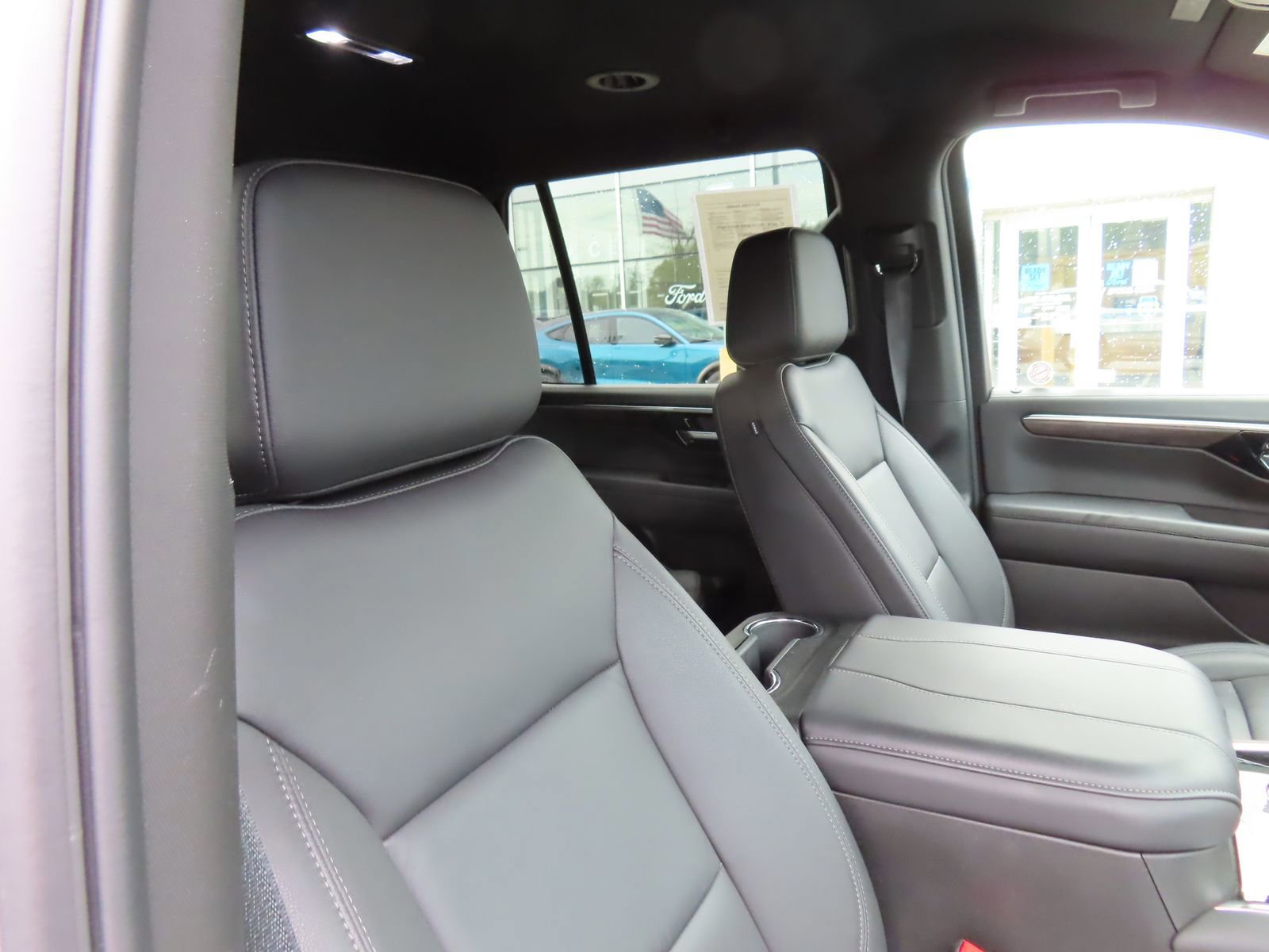 Used 2025 Chevrolet Tahoe LT image 31