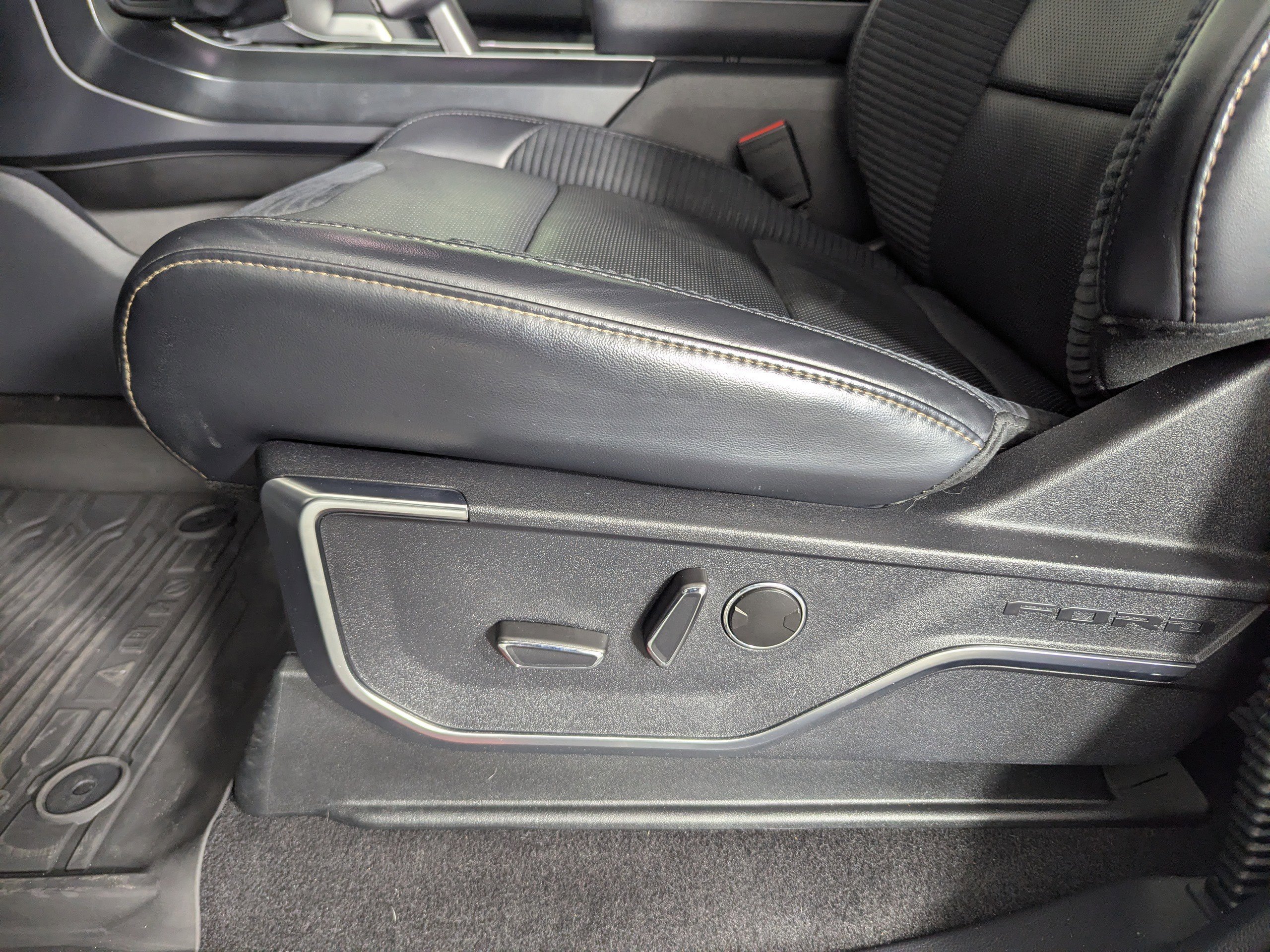 Certified 2023 Ford F150 Raptor w/ Raptor Carbon Fiber Package image 21