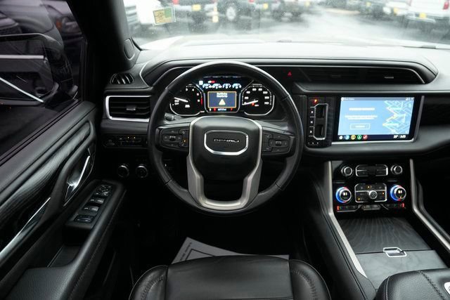 Used 2021 GMC Yukon Denali w/ Denali Premium Package image 24