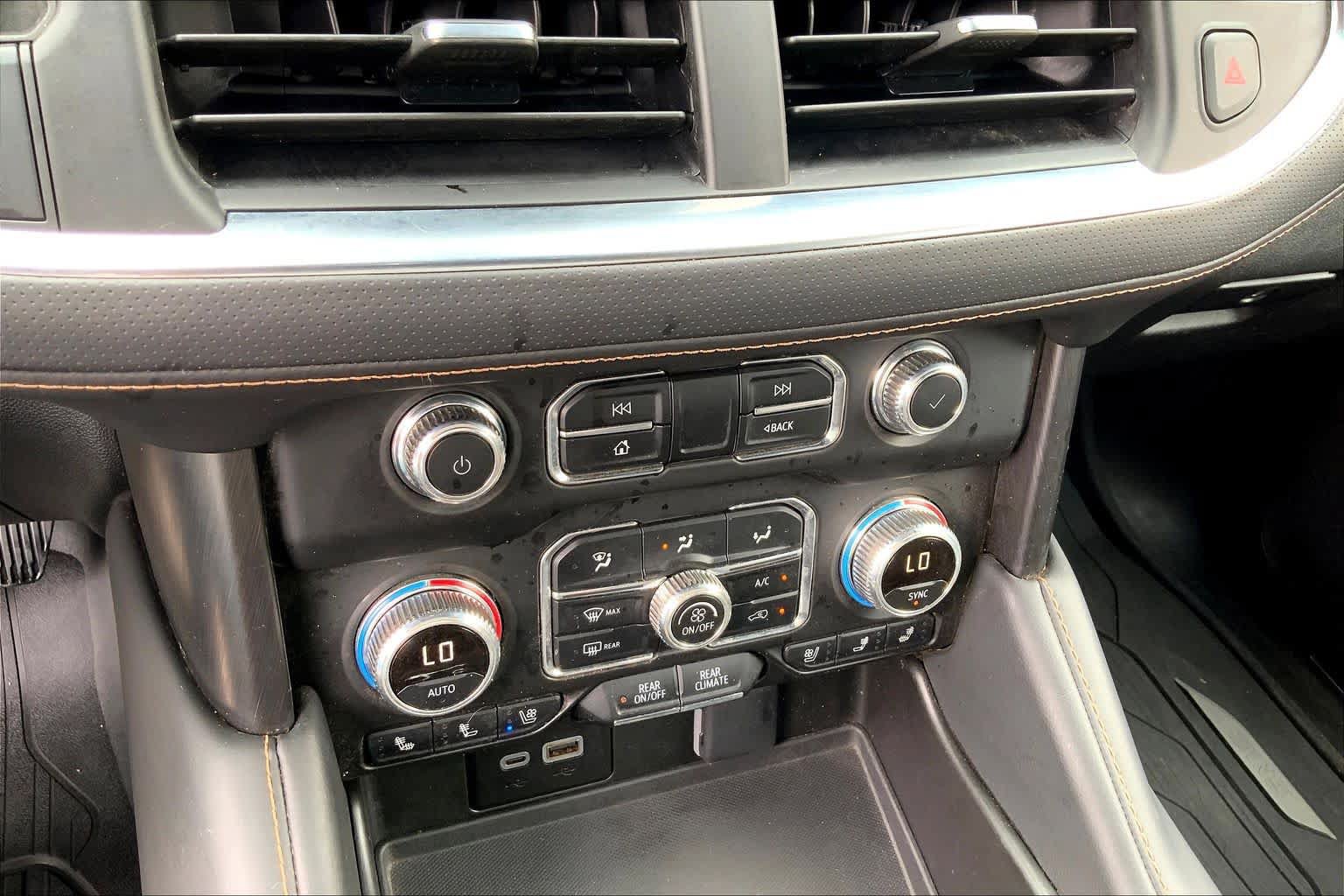 Used 2024 GMC Yukon XL AT4 w/ AT4 Premium Plus Package AWD/4WD image 34