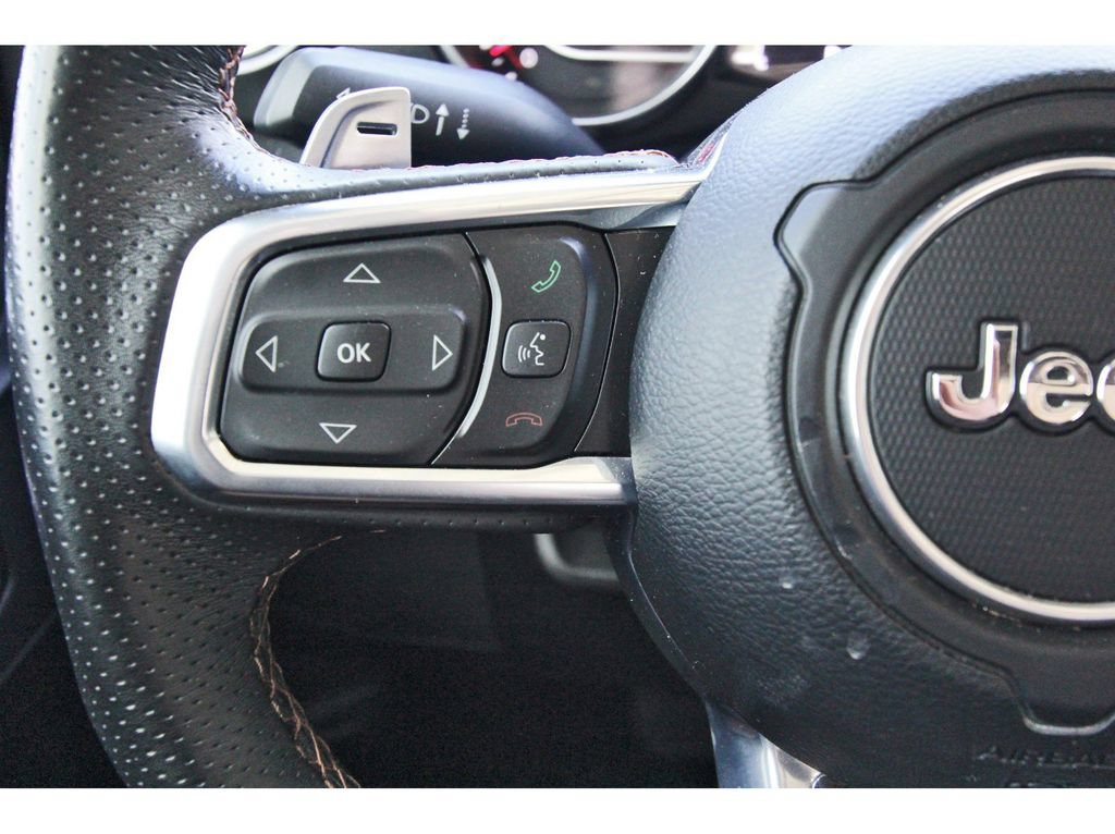 Used 2022 Jeep Wrangler Unlimited Rubicon w/ Xtreme Recon 35" Tire Package AWD/4WD image 16