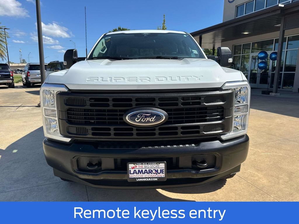 Certified 2025 Ford F250 XL w/ XL Off-Road Package AWD/4WD image 3