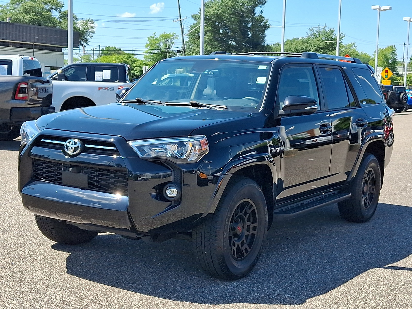 Used 2023 Toyota 4Runner SR5 Premium w/ Moonroof Package AWD/4WD image 4