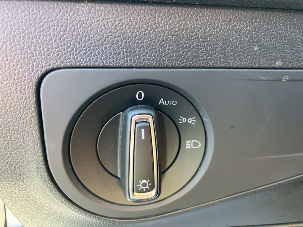 Used 2019 Volkswagen Tiguan SE AWD/4WD image 14