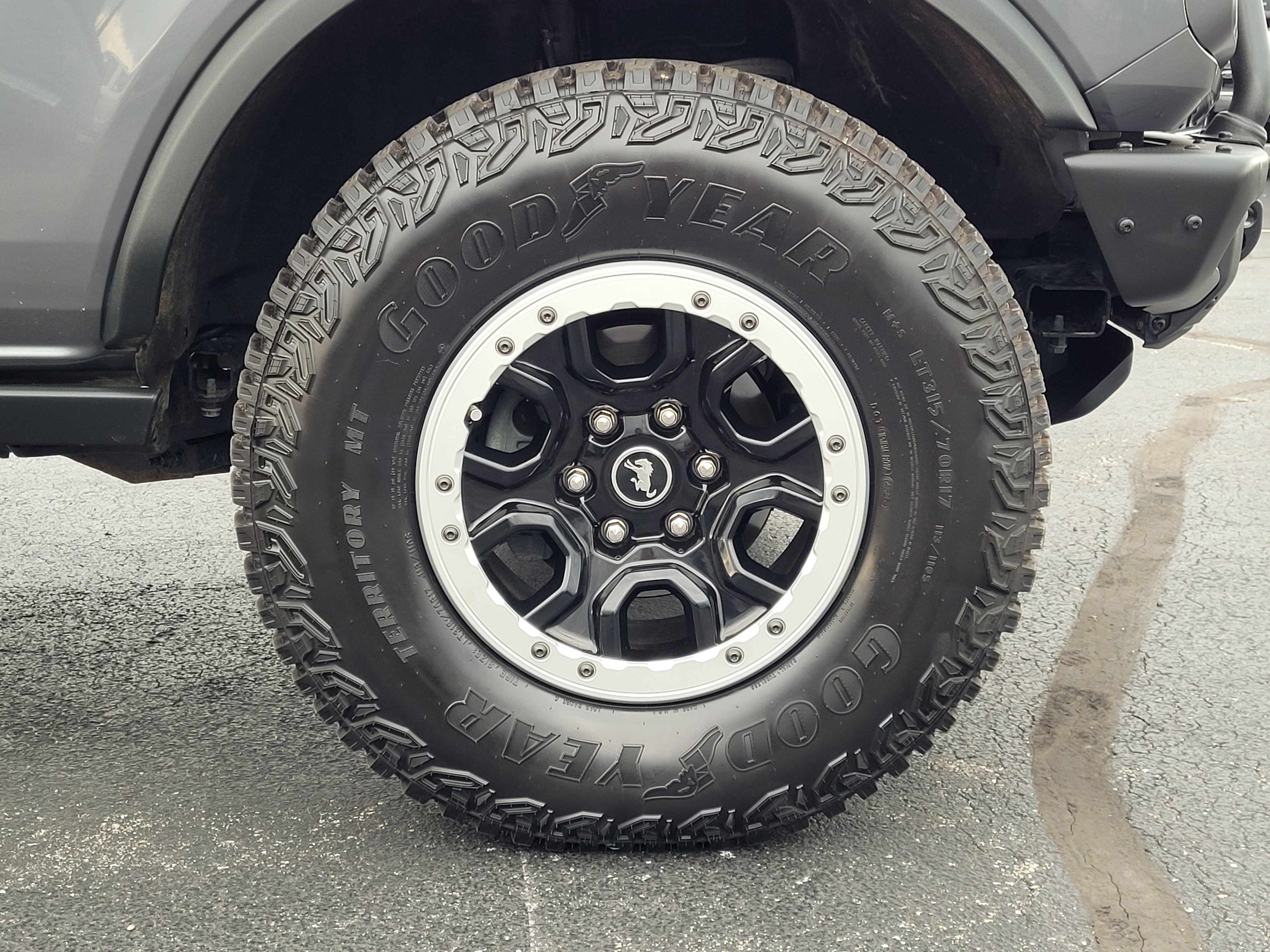 Certified 2023 Ford Bronco Badlands w/ Sasquatch Package AWD/4WD image 11