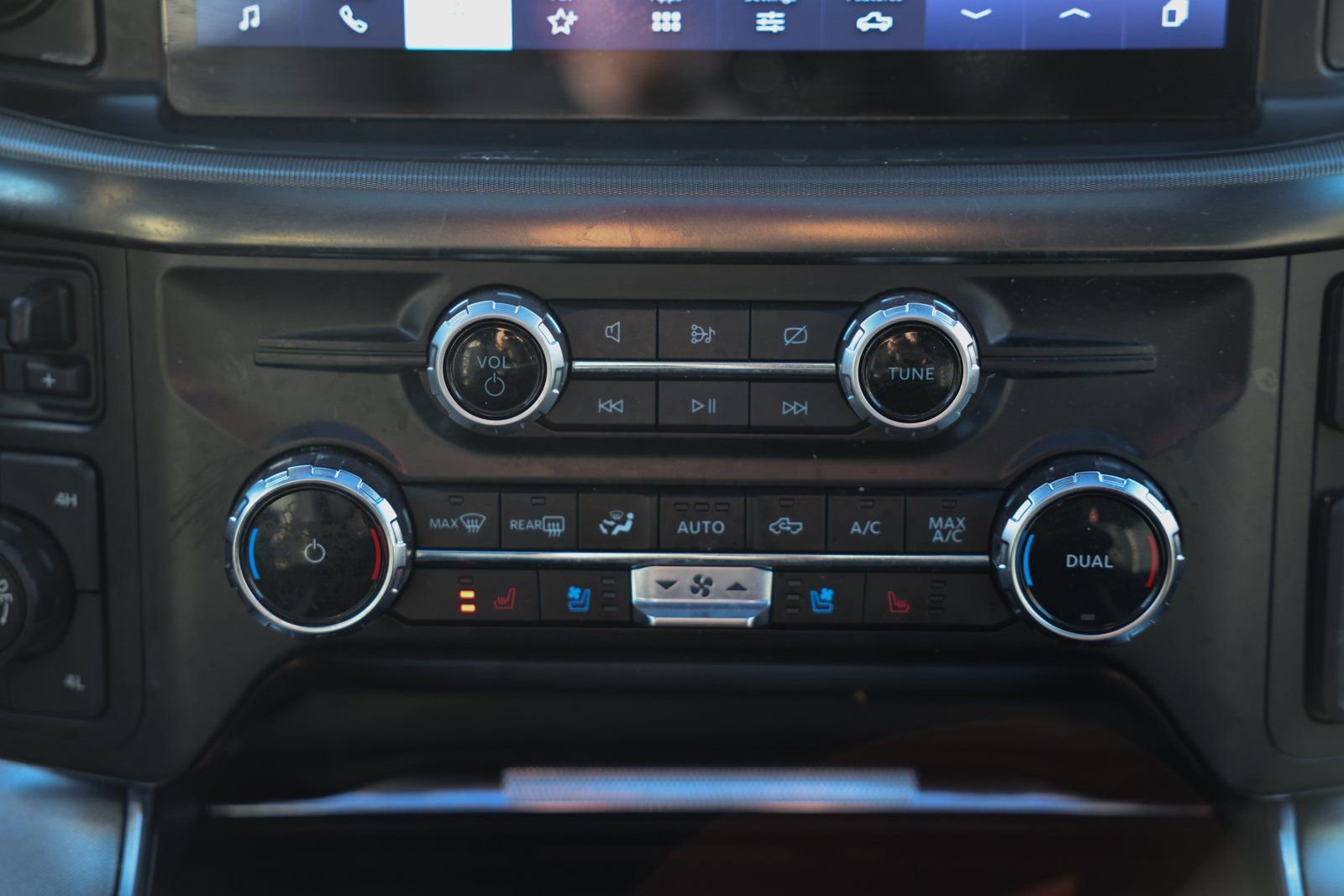 Certified 2023 Ford F150 Platinum w/ Equipment Group 701A High image 29