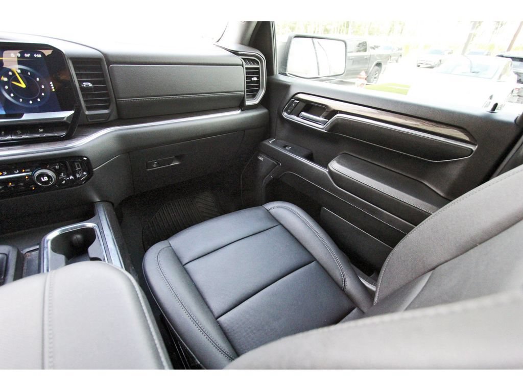 Used 2023 Chevrolet Silverado 1500 LTZ w/ LTZ Convenience Package II AWD/4WD image 12