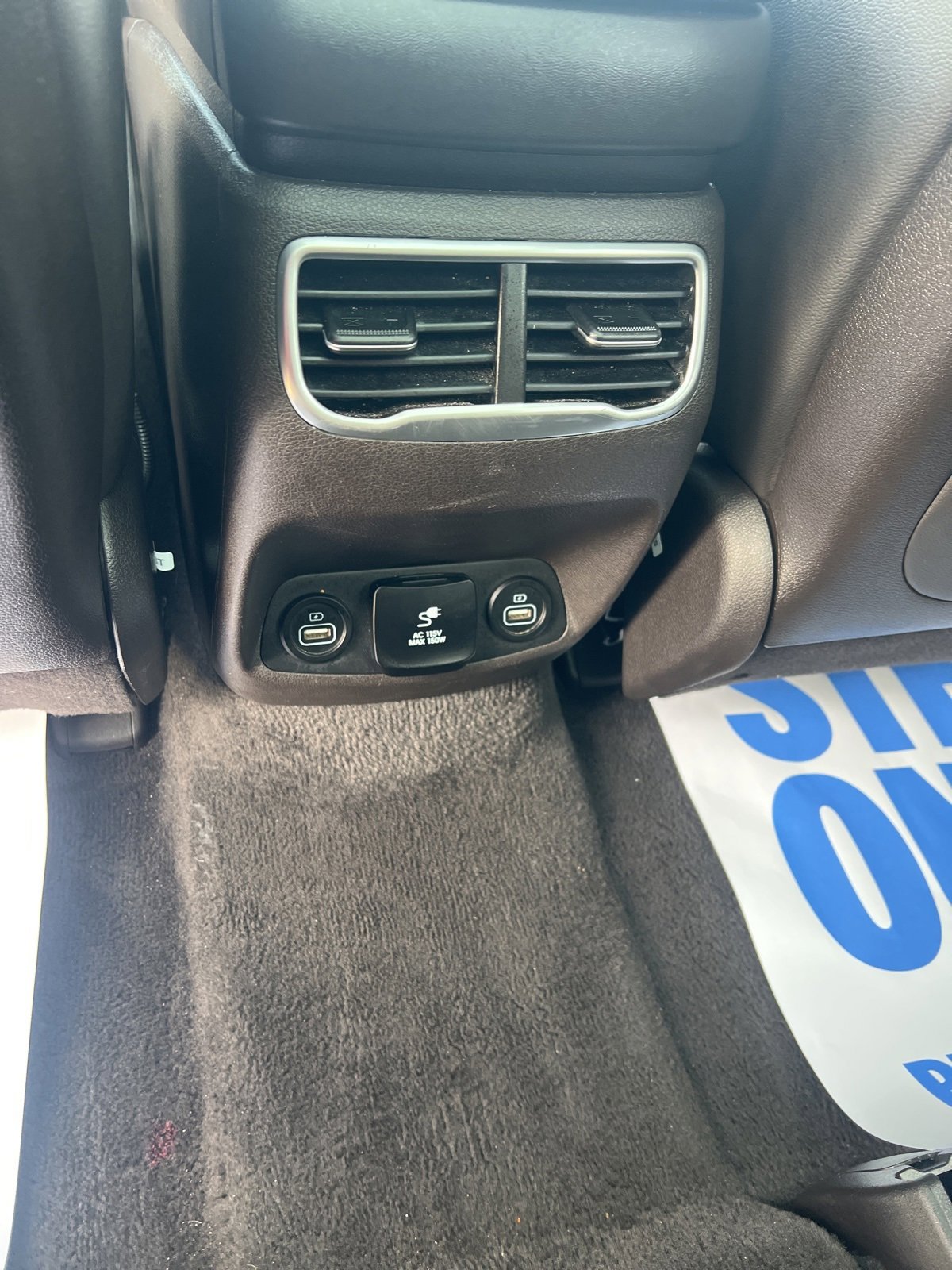 Used 2023 Hyundai Santa Fe Limited image 13